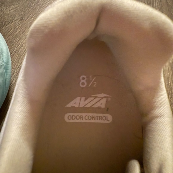 Tennis shoes - Picture 5 of 5